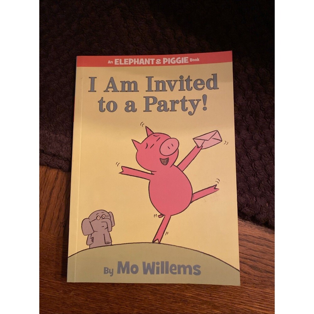 Elephant& Piggie by Mo Willems Paperback I Am Invited to a Party! 9781368009164
